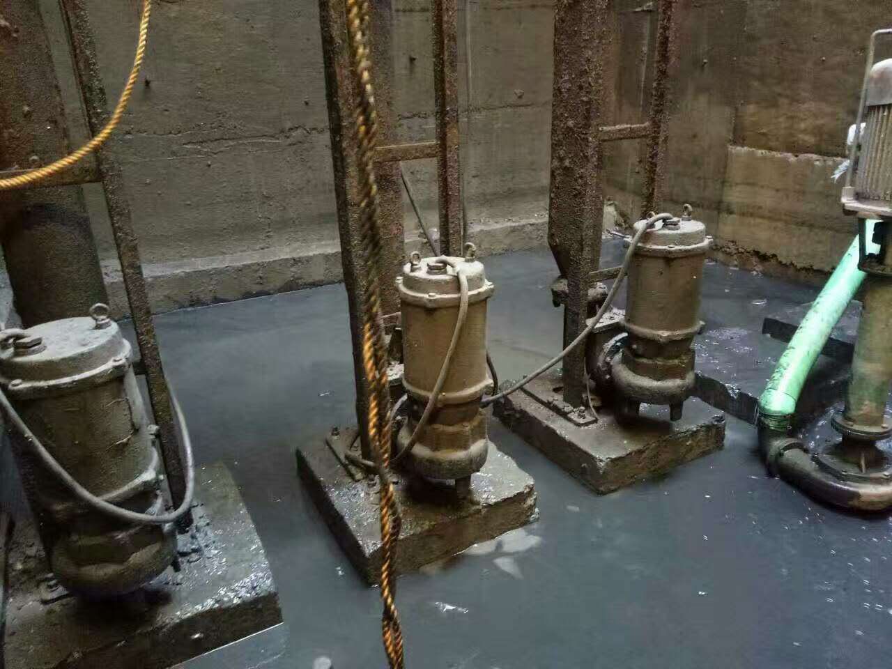 桦川污水池清理