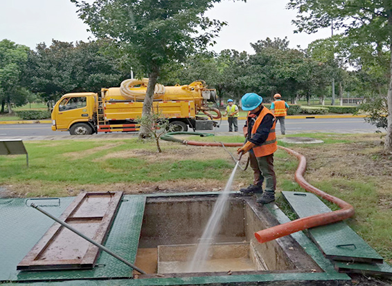 桦川化油池清理